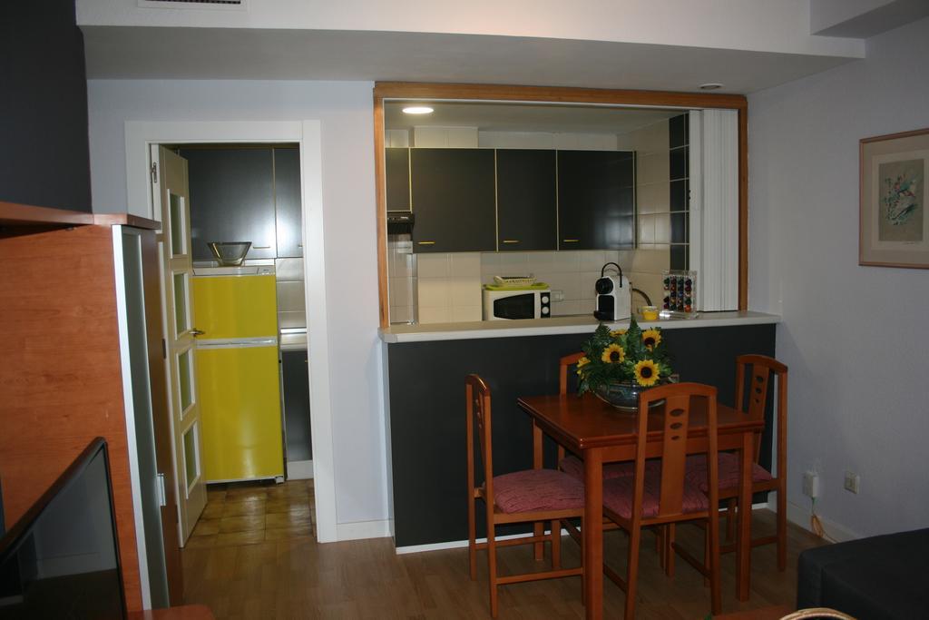 Fabiola Zentro Apartment Zaragoza Ngoại thất bức ảnh
